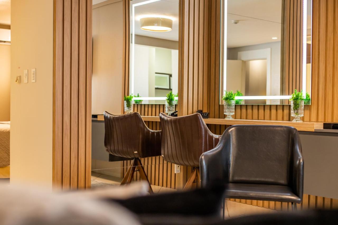 Delupo Hotel - Livin Studios Крисіума Екстер'єр фото