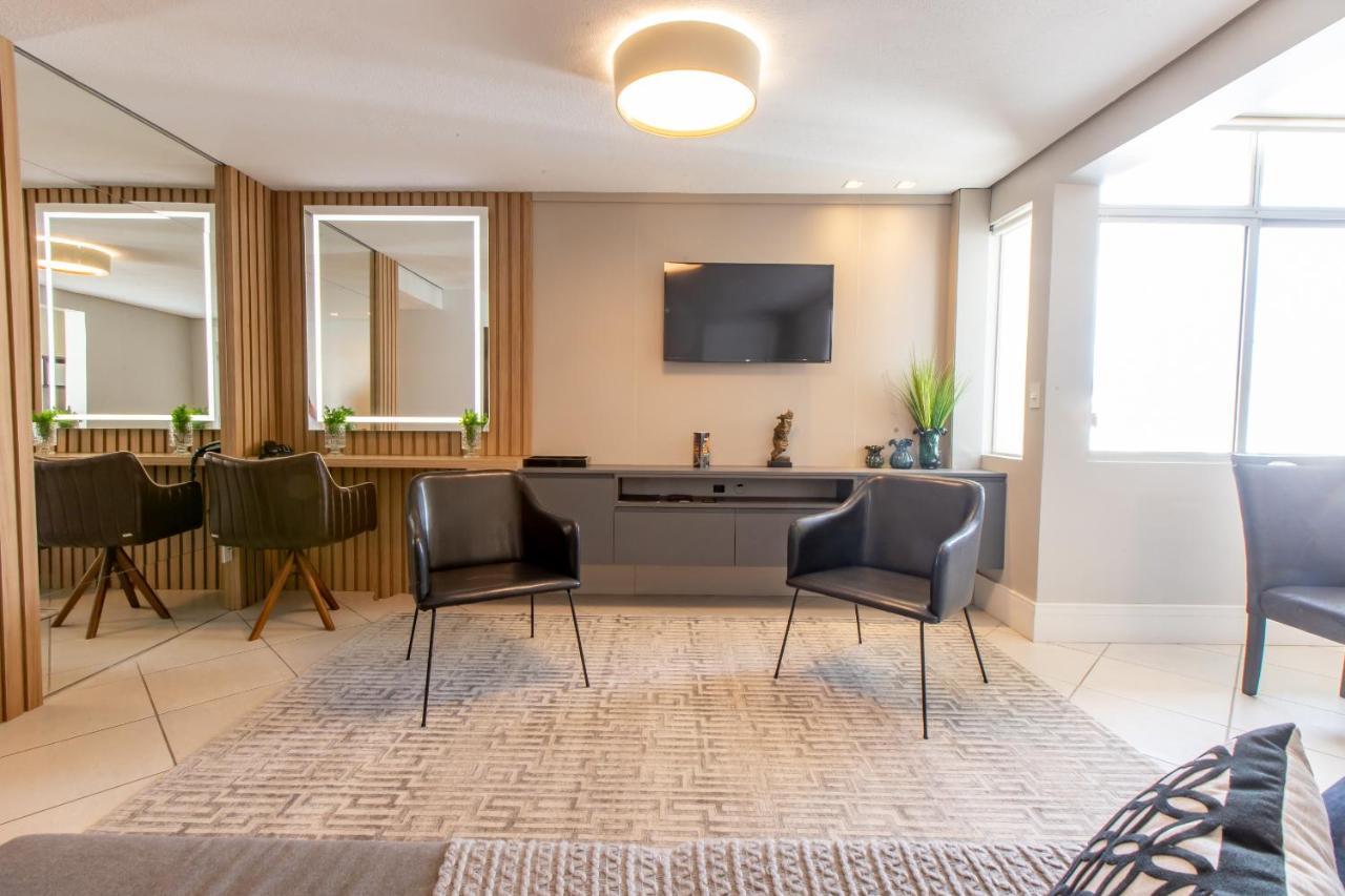 Delupo Hotel - Livin Studios Крисіума Екстер'єр фото